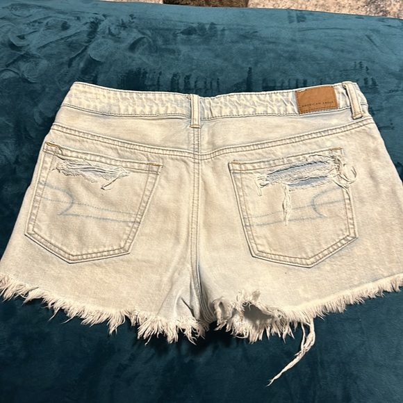 Distressed Light wash Shorts - Picture 2 of 3